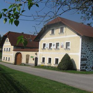 Ganhoer- Fam. Kaar Apartamento Wintersdorf Exterior photo