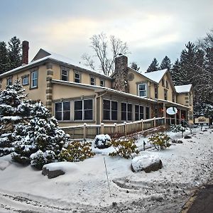 Woodfield Manor - A Sundance Vacations Property Cresco Exterior photo