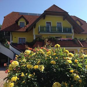 Haus Rose Apartamento Wenigzell Exterior photo