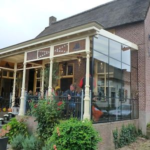 'T Oude Veerhuis Acomodação com café da manhã Heerewaarden Exterior photo