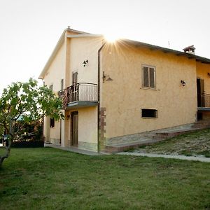 Casa L'Arcobaleno Apartamento Montecchio  Exterior photo