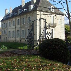 Château De Serrigny Acomodação com café da manhã Ladoix-Serrigny Exterior photo