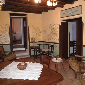 Palazzetto Leonardi Acomodação com café da manhã San Polo dei Cavalieri Exterior photo