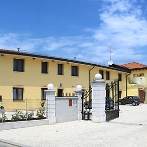 Agriturismo Ai Laghi Apartamento Pocenia Exterior photo