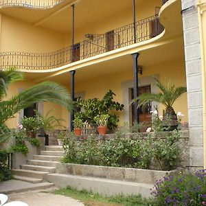 Hostal La Colonial Casa de hóspedes Madrigal de la Vera Exterior photo