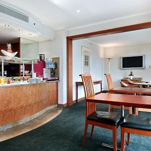 Hilton Basel Hotel Restaurant photo