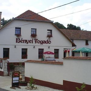 Bényei Fogadó Panzió és Étterem Acomodação com café da manhã Erdőbénye Exterior photo