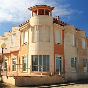 Hostal Castilla Hotel Benavente Exterior photo