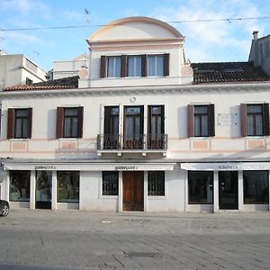 Casa Di Carlo Goldoni - Dimora Storica Acomodação com café da manhã Chioggia Exterior photo