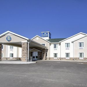 Cobblestone Inn & Suites - Avoca Exterior photo