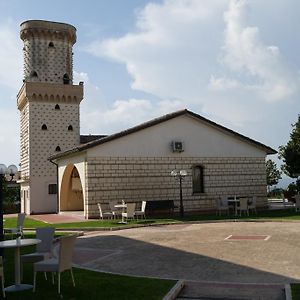 La Vecchia Torre Vila San Nicola Manfredi Exterior photo