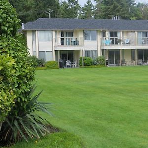 Ocean Sands Resort Inc. Parksville Exterior photo