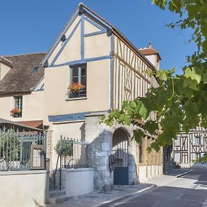 Hôtel Aux Vieux Remparts, The Originals Relais Provins Exterior photo