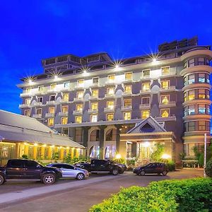 Lomsak Nattirat Grand Hotel Wat Pa Exterior photo