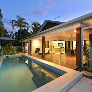 17 Cascade House - Luxury Holiday Home Port Douglas Exterior photo