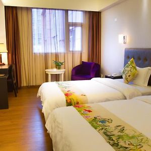 New World Hotel Shenzhen Room photo