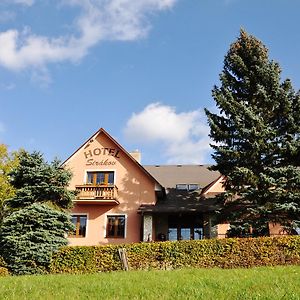 Hotel Sirákov Liptál Exterior photo