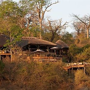 Serena Mivumo River Lodge Mkalinzu Exterior photo