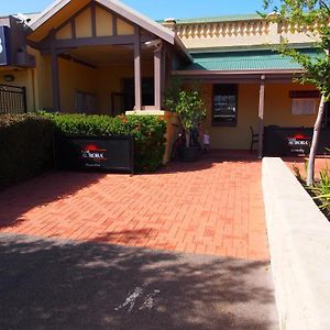 Dongara Hotel Motel Exterior photo