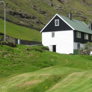 Idyllic House Near River And Ocean Leynar Exterior photo