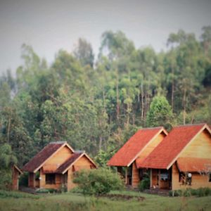 Kebun Mawar Situhapa Hotel Garut Exterior photo