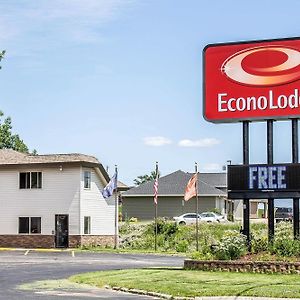 Baymont By Wyndham Iron Mountain Hotel Exterior photo