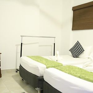 281 Kandy City Hostel & Rooms Deiyannewela Exterior photo