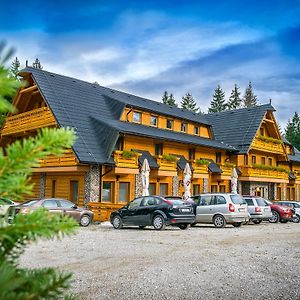 Horský Hotel Kristína Hrustin Exterior photo