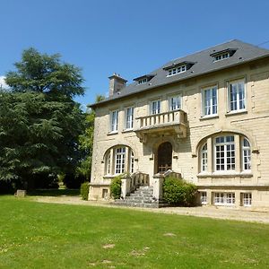 La chambre au Château Acomodação com café da manhã Pernant Exterior photo