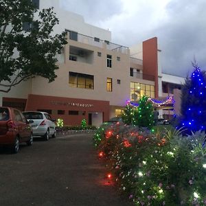 Park Hotel And Resort Bangalore Exterior photo