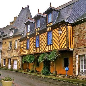 Logis De La Filanderie Acomodação com café da manhã Becherel Exterior photo