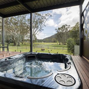 Hemley House Luxury In Halls Gap Exterior photo