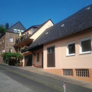 Weingut-Gaestehaus Karl Otto Nalbach Hotel Briedel Exterior photo