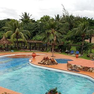 Afrikiko River Front Resort Oko Sombo Exterior photo