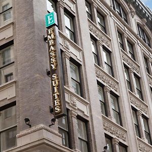 Embassy Suites Louisville Downtown Exterior photo