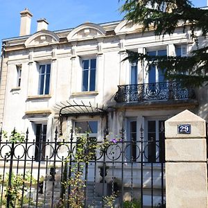 Clochi-Clocha Hotel Montbrison Exterior photo