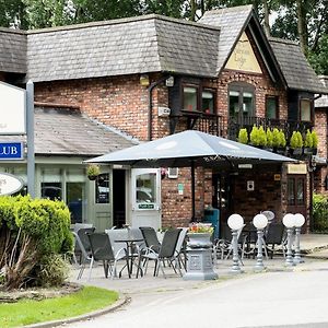 Fairways Lodge & Leisure Club Manchester Exterior photo