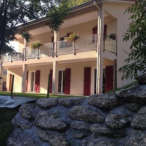 Le Mas de Servant Roulottes et chambres d'hôtes Auberives-en-Royans Exterior photo