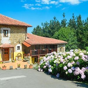 La Asturxana Casa de hóspedes Malleza Exterior photo