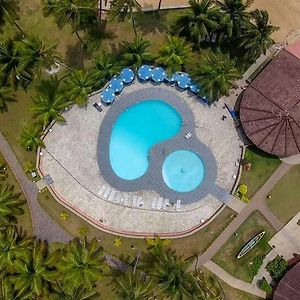 Coconut Grove Beach Resort Elmina Exterior photo