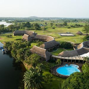 The Royal Senchi Hotel And Resort Oko Sombo Exterior photo
