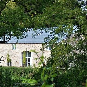 Lancaster Barn Hotel Exterior photo