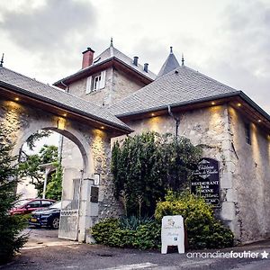 Château des Comtes de Challes Exterior photo