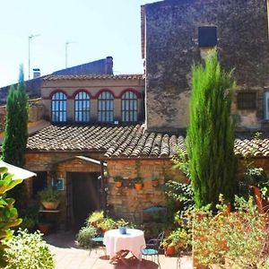 Hostal La Riera Hotel Torroella de Montgrí Exterior photo