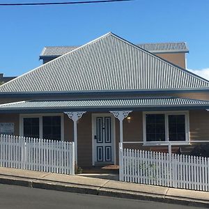 Noah'S Stanley Luxury Bed And Breakfast Exterior photo