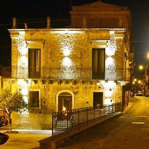 Palazzo Restifa Bnb Acomodação com café da manhã Montalbano Elicona Exterior photo