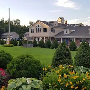 Scottish Inns Sturbridge Exterior photo