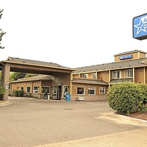 Americas Best Value Inn & Suites-Forest Grove/Hillsboro Exterior photo