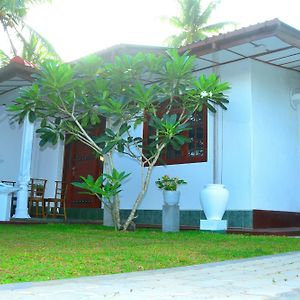 Seasand Villa Waskaduwa Exterior photo