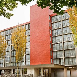 Red Lion Inn & Suites Olympia, Governor Hotel Exterior photo